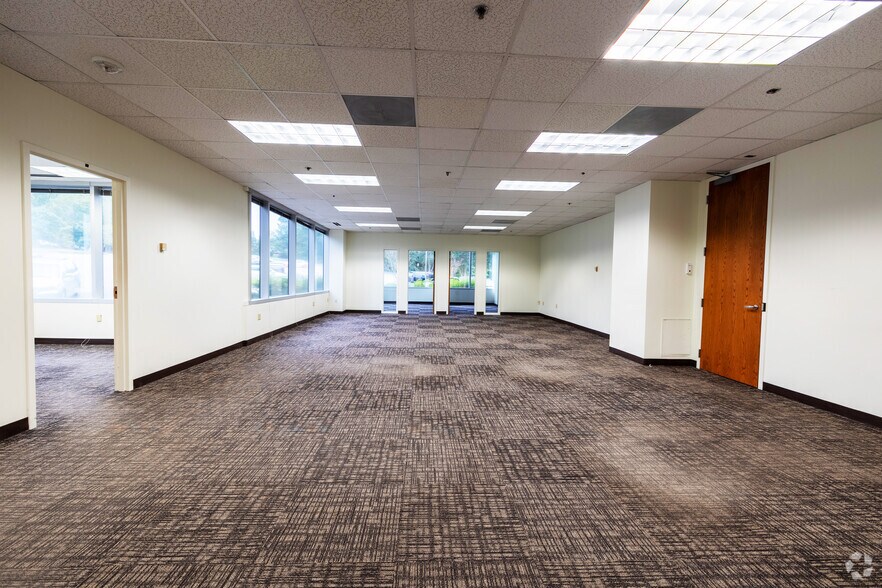 More Photos Of 7501 Boulder View Dr, North Chesterfield Unknown For Lease