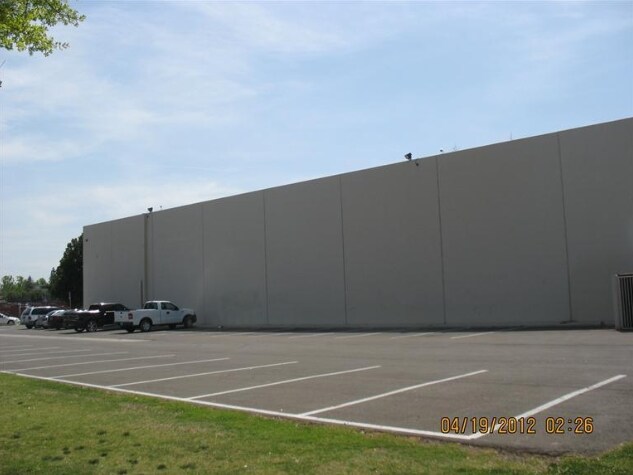 More Photos Of 3500 21st St, Bakersfield Health Club For Lease