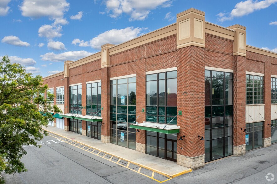 More Photos Of 847-894 Pelham Pky, Pelham Manor Unknown For Lease