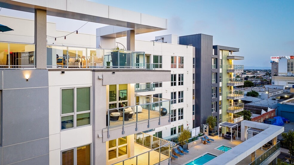 More Photos Of , Los Angeles Multifamily For Sale
