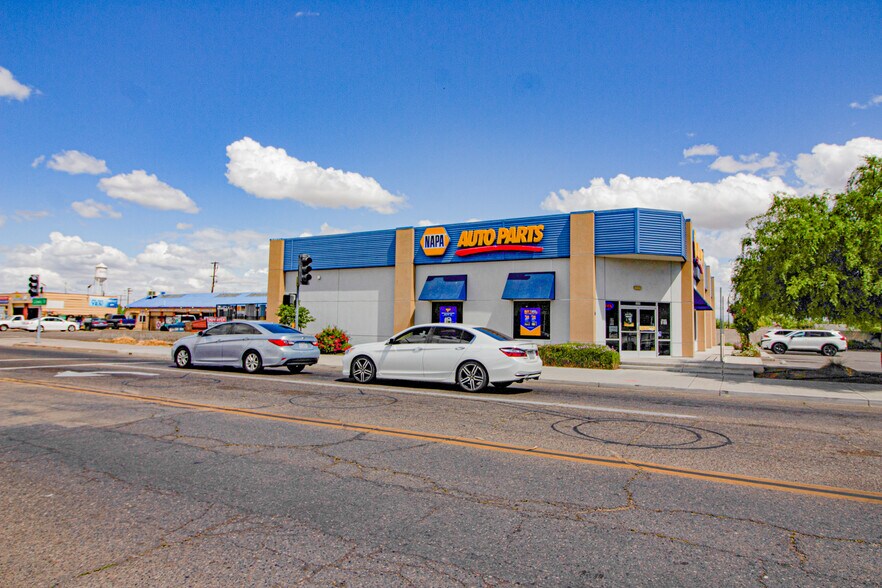 Primary Photo Of 509 S Gateway Dr, Madera General Retail For Sale