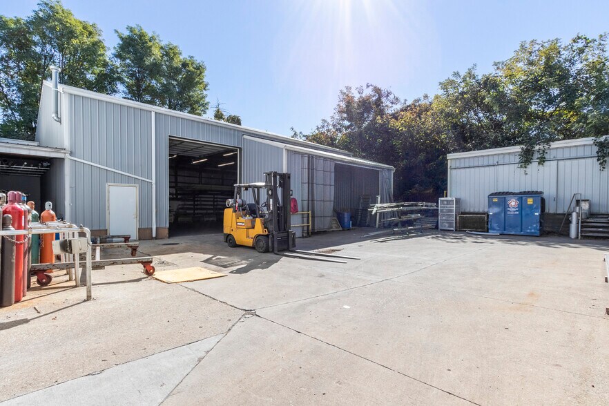 More Photos Of 5095 Crookshank Rd, Cincinnati Light Manufacturing For Sale