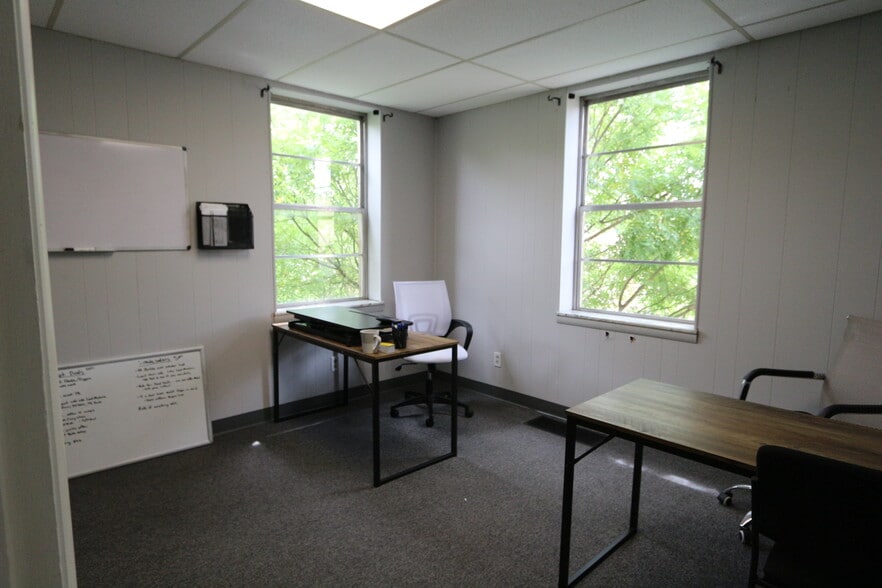 More Photos Of 1500-1502 S Big Bend Blvd, Richmond Heights Office For Sale