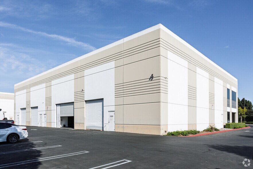 More Photos Of 10850-10880 Walker St, Cypress Warehouse For Sale