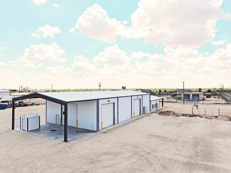 More Photos Of 8340 Boles Rd., Odessa Warehouse For Lease