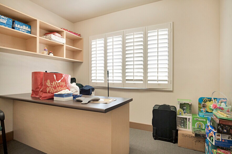 More Photos Of 439 N Maclay Ave, San Fernando Office For Sale