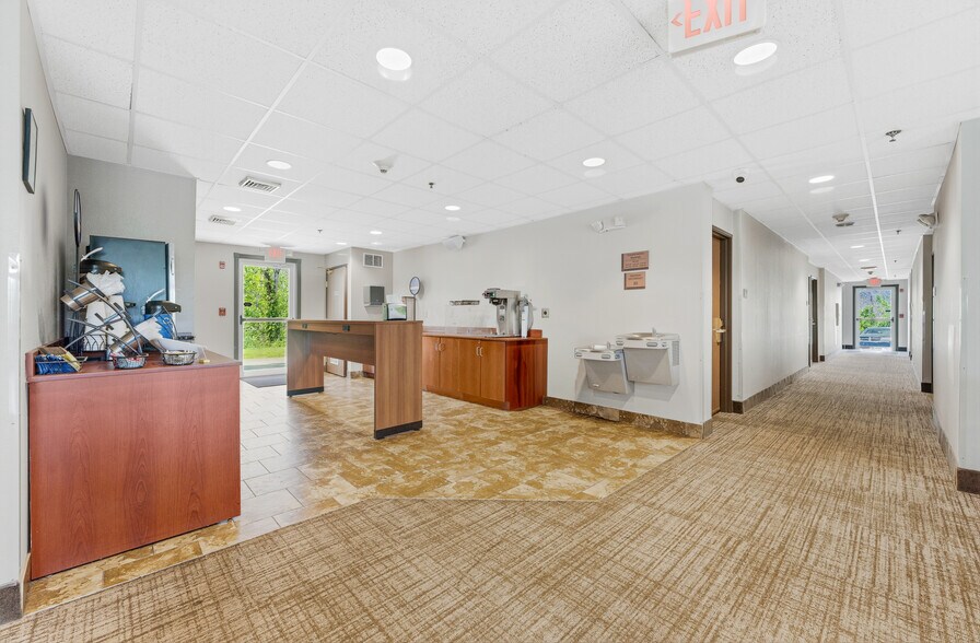 More Photos Of 15 Lawless Rd, Morgantown Hotel For Sale