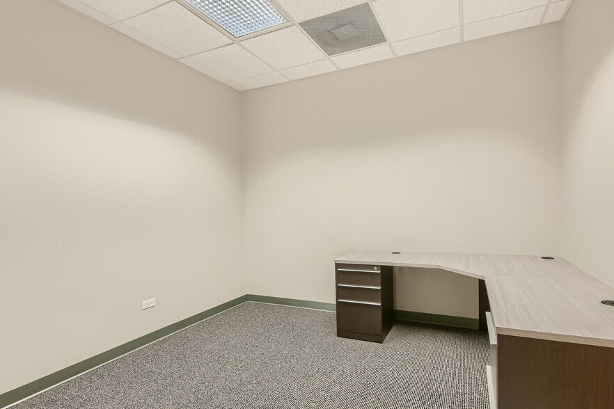 More Photos Of 108 S Wynstone Park Dr, North Barrington Office For Lease