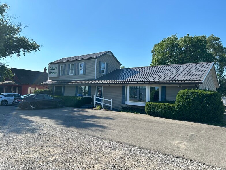 More Photos Of 11 Waterworks Rd, Newark Freestanding For Sale