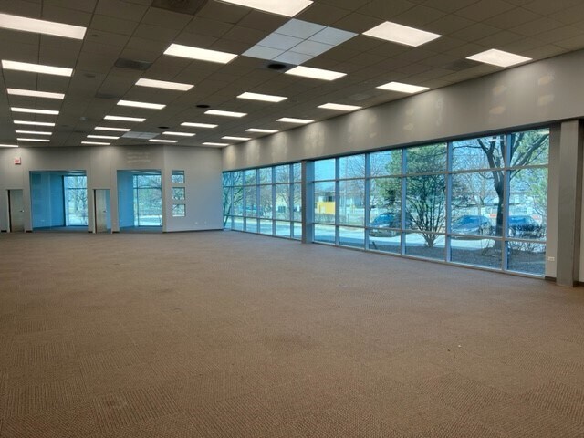 More Photos Of 2315-2317 Landmeier Rd, Elk Grove Village Warehouse For Lease