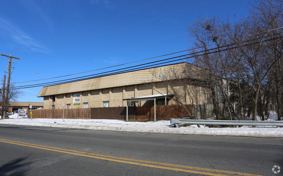 More Photos Of 7708-7732 Old Alexandria Ferry Rd, Clinton Warehouse For Lease