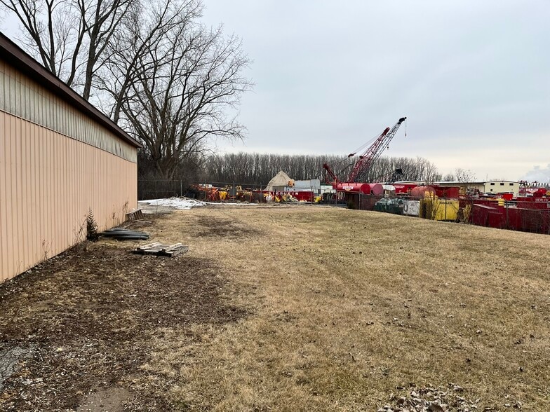 More Photos Of 401 Kent Ct, Midland Flex For Sale