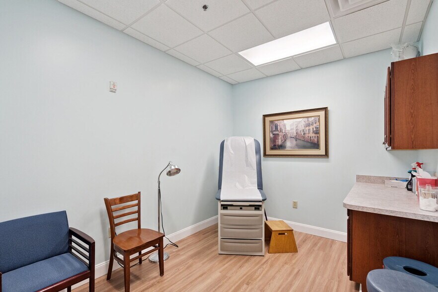 More Photos Of 7560 Red Bug Lake Rd, Oviedo Medical For Sale