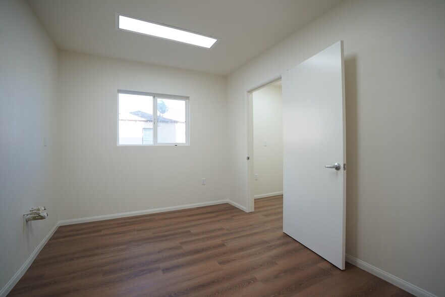 More Photos Of 731 W Emerson Ave, Monterey Park Office Residential For Lease