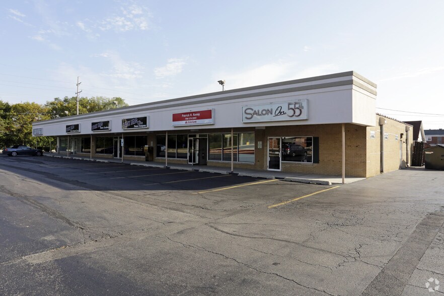 More Photos Of 905-921 W 55th St, Countryside Freestanding For Sale