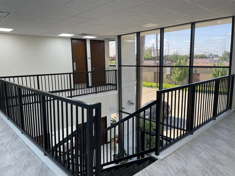 More Photos Of 3707 Westcenter Dr, Houston Office For Lease