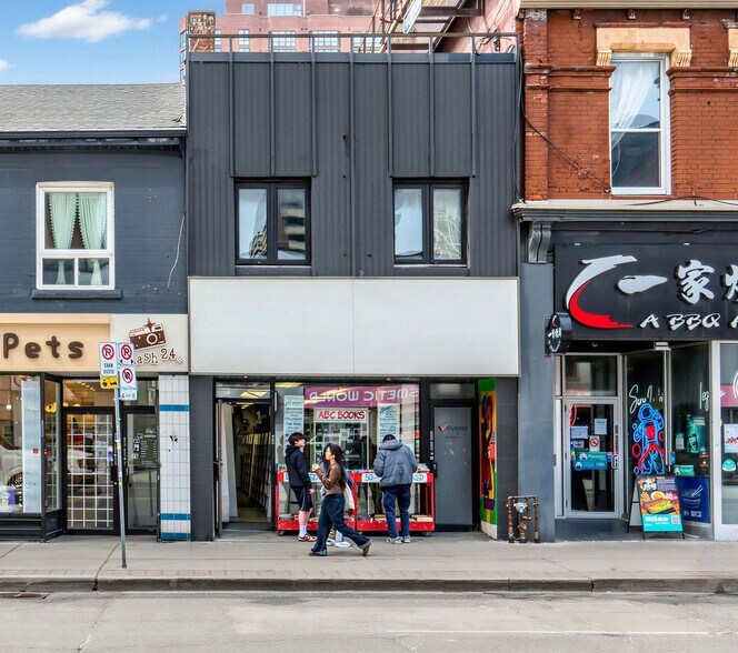 More Photos Of 662 Yonge St, Toronto Storefront Retail Office For Lease