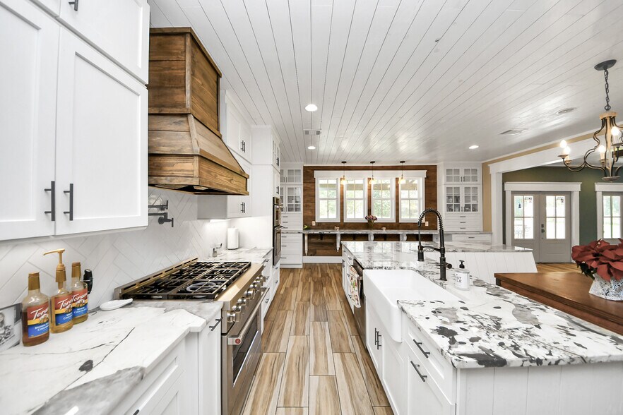 More Photos Of 17188 Highway 321, Dayton Specialty For Sale