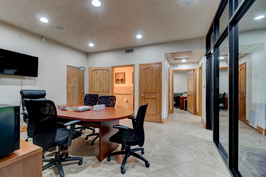 More Photos Of 3701 W International Speedway Blvd, Daytona Beach Light Distribution For Lease