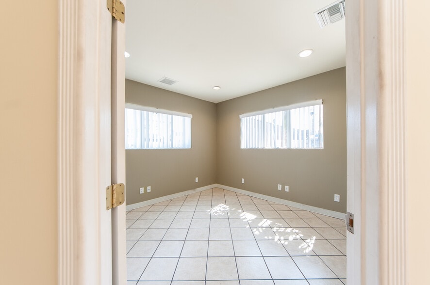 More Photos Of 5010 W Washington Blvd, Los Angeles Land For Lease