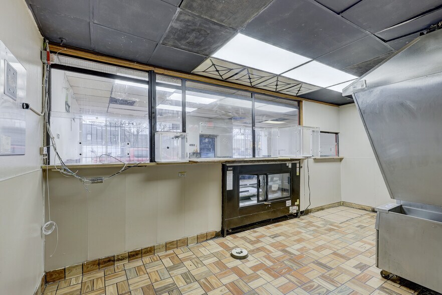 More Photos Of 21559 Grand River Ave, Detroit Storefront For Lease