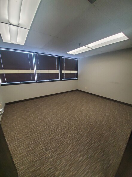 More Photos Of 1325 American Blvd E, Bloomington Showroom For Sale