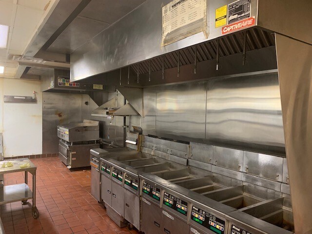 More Photos Of 909 N West Ave, Sioux Falls General Retail For Sale