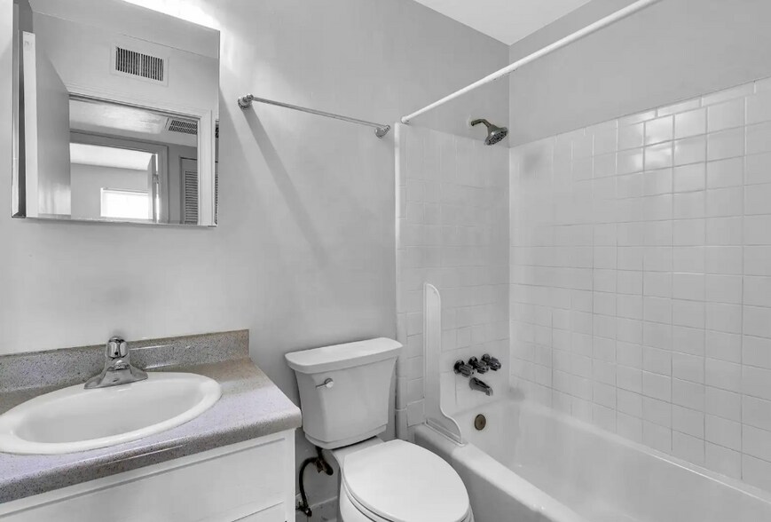 More Photos Of , Louisville Multifamily For Sale