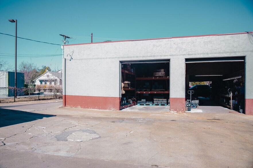 More Photos Of 601 S School Ave, Fayetteville Auto Repair For Sale