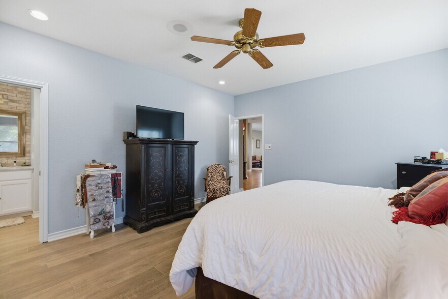 More Photos Of 40455 Interstate 10 W, Boerne Land For Sale