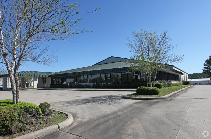 More Photos Of 13901 Highway 105 W, Conroe Flex For Sale