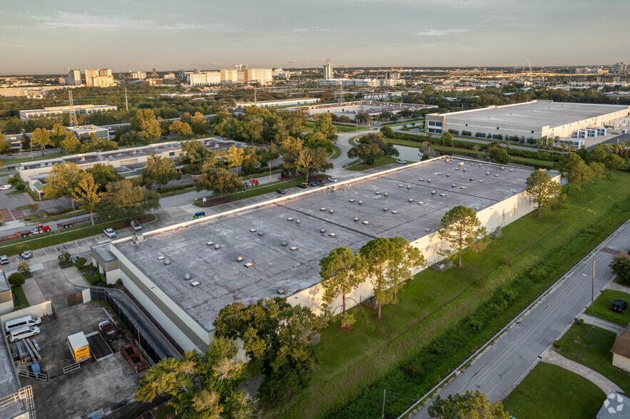 More Photos Of 7300-7356 Greenbriar Pky, Orlando Unknown For Lease