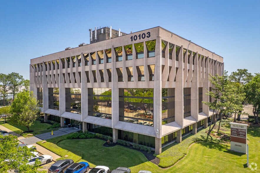 More Photos Of 10101 Fondren Rd, Houston Unknown For Lease