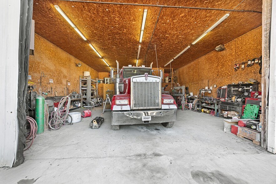 More Photos Of 2819 Highway 54, Paris Industrial For Sale