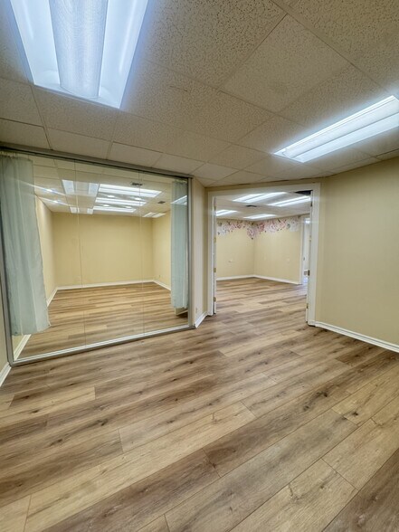 More Photos Of 1101 Dove St, Newport Beach Office For Lease