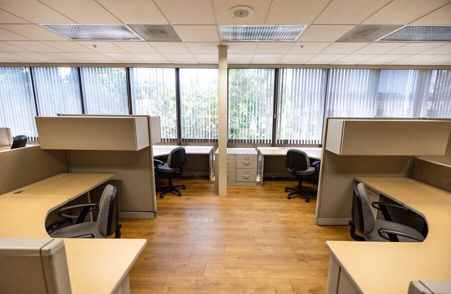 More Photos Of 241 Lombard St, Thousand Oaks Loft Creative Space For Lease