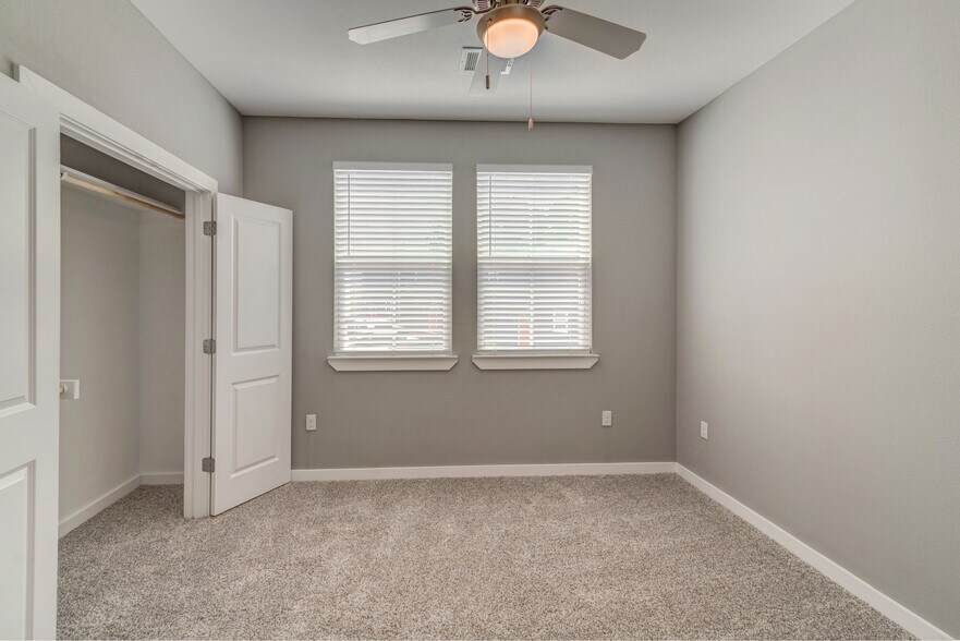 More Photos Of 340 Bowers Blvd, Huntsville Apartments For Sale
