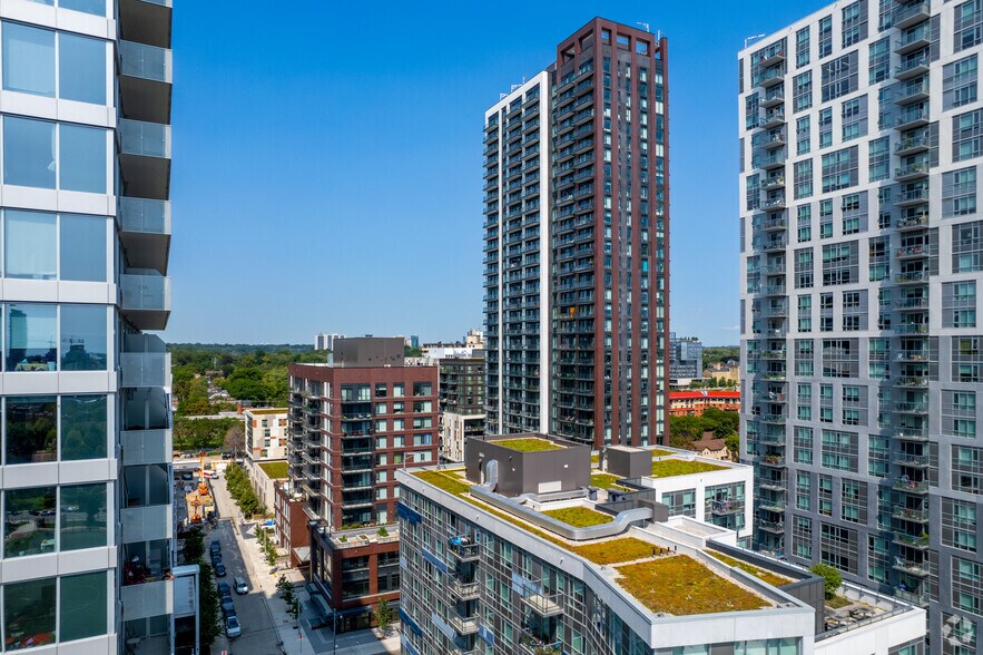 More Photos Of 674 Dundas St E, Toronto Office For Lease