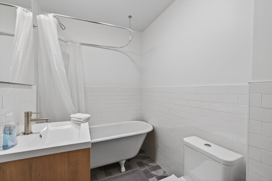 More Photos Of 5-9 Rock City Rd, Woodstock Storefront Retail Residential For Sale