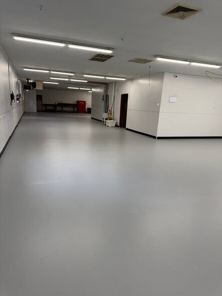 More Photos Of 1777 N Colony Rd, Meriden Warehouse For Lease