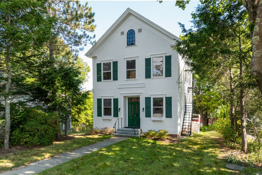 More Photos Of 25 Oak St, Boothbay Harbor Specialty For Sale