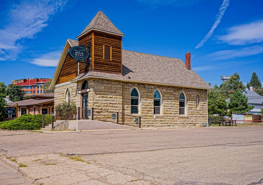 More Photos Of 431 University St, Trinidad Freestanding For Sale