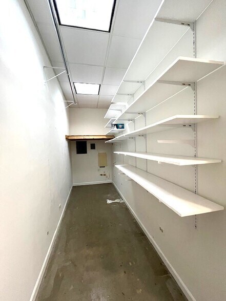 More Photos Of 421-427 Sheridan Rd, Highwood Medical For Lease