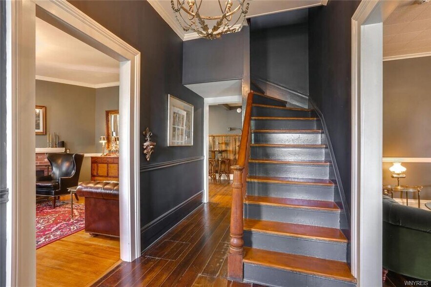 More Photos Of 644 Oakwood Ave, East Aurora Restaurant For Sale