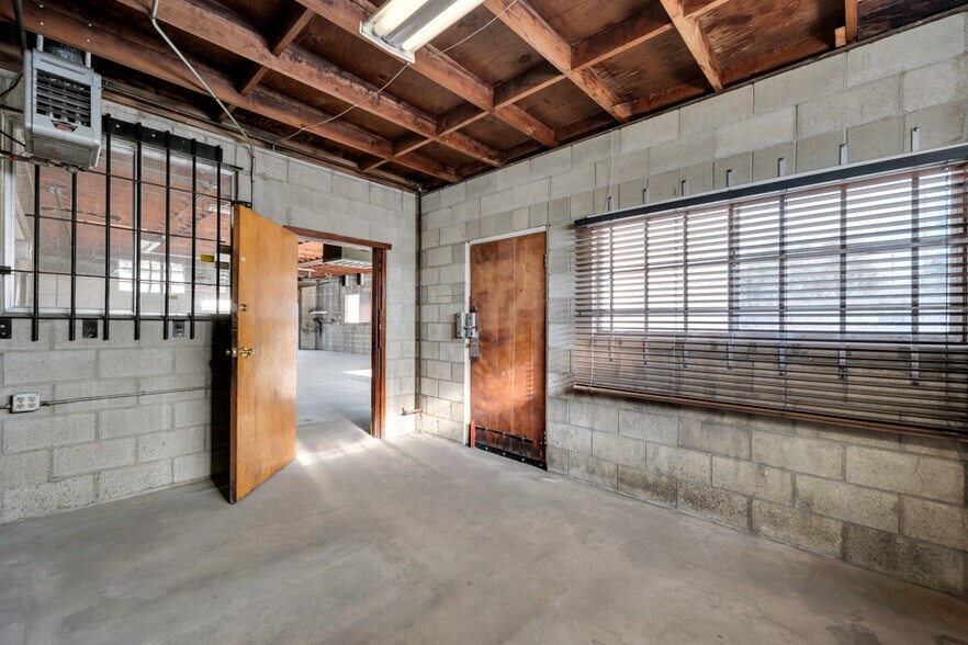 More Photos Of 11606 Inglewood Ave, Hawthorne Auto Repair For Sale