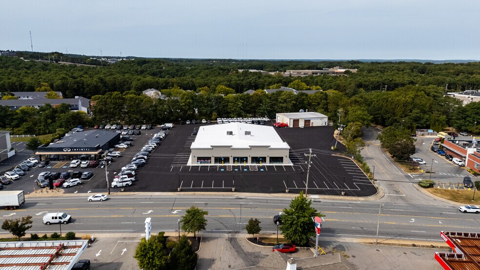 More Photos Of 147 Samoset St, Plymouth Storefront For Lease