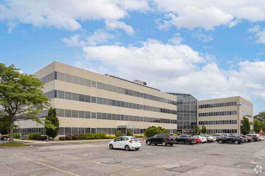 More Photos Of 4250 Veterans Memorial Hwy, Holbrook Office For Sale