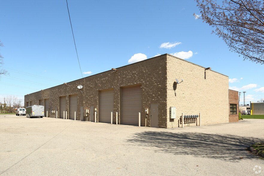 More Photos Of 34900-34914 Forest St, Wayne Warehouse For Lease