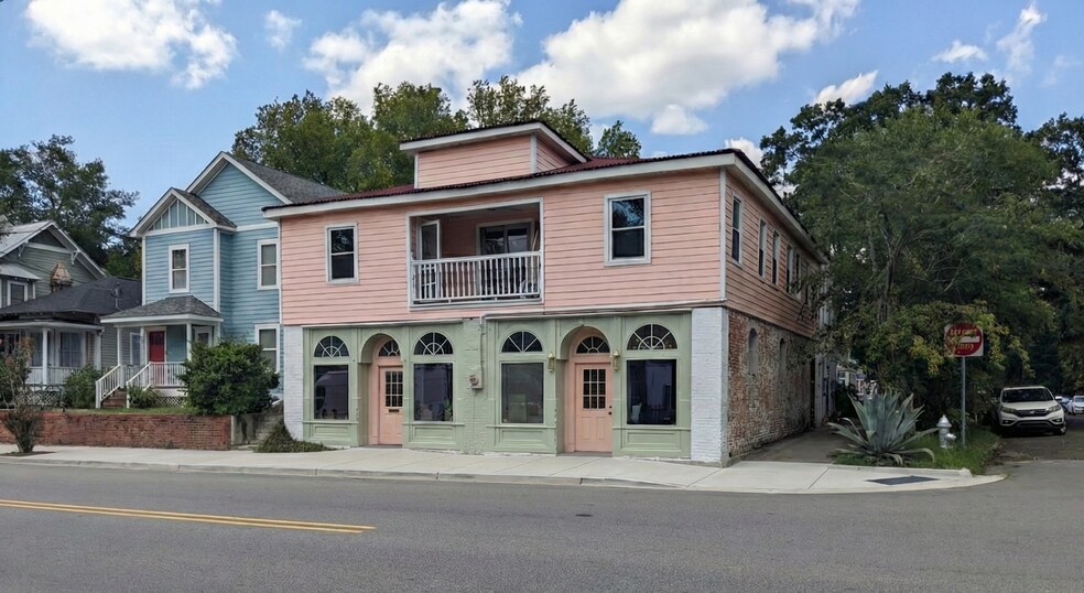Primary Photo Of 315-317 Castle St, Wilmington General Retail For Sale