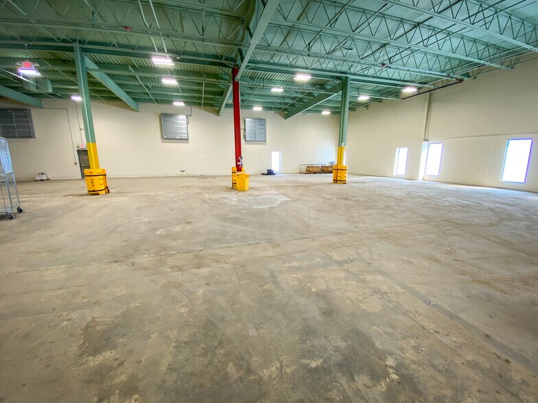 More Photos Of 20 New England Dr, Essex Junction Warehouse For Lease